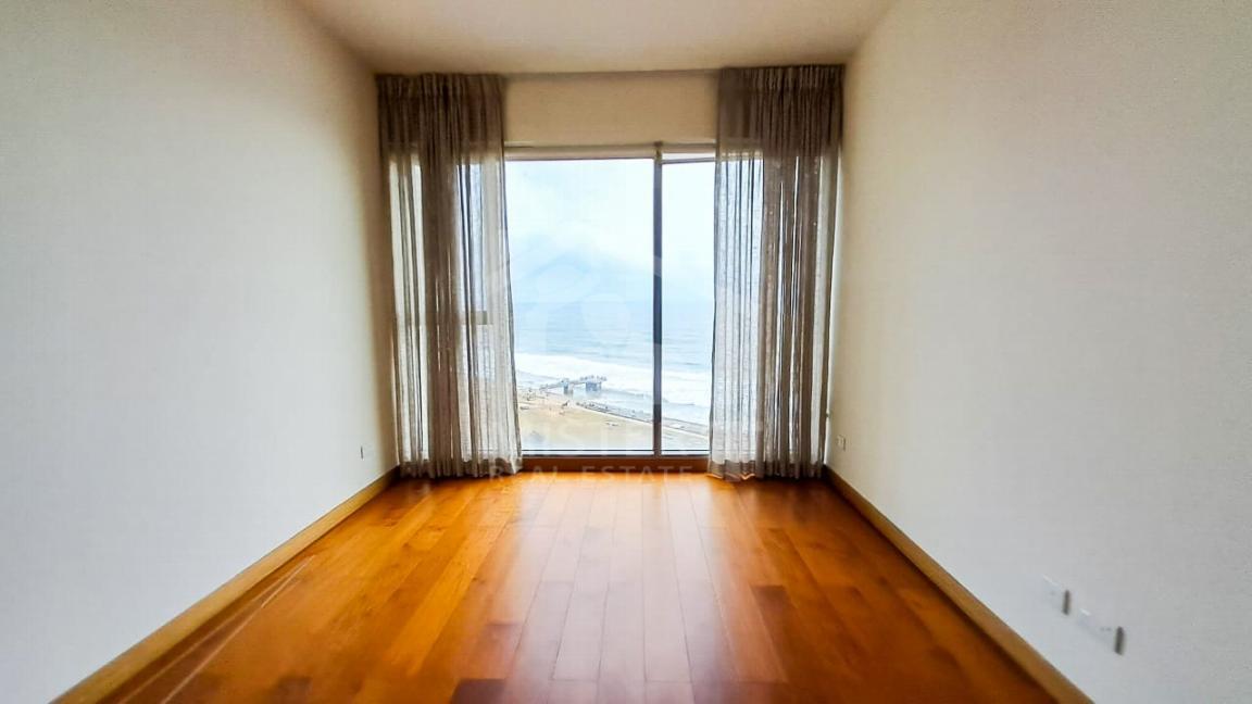 Apartment for Sale at The Residences, Colombo 02- image 4