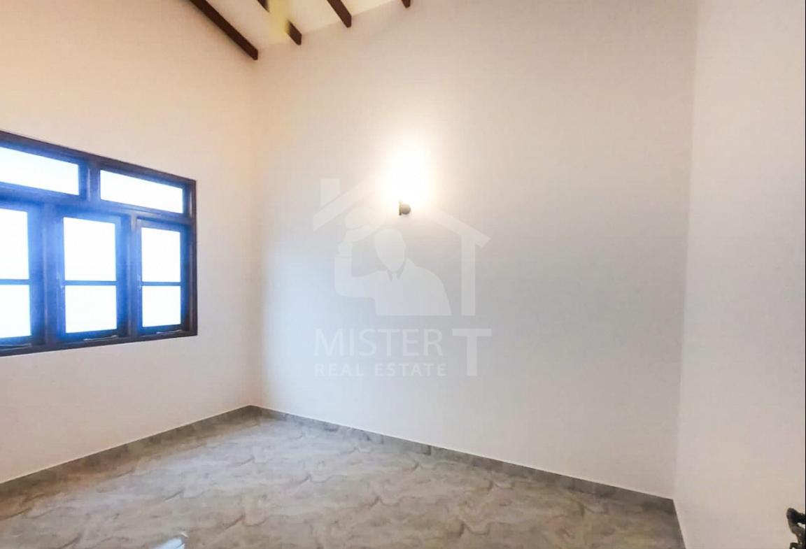 House for Sale in Athurugiriya- image 4