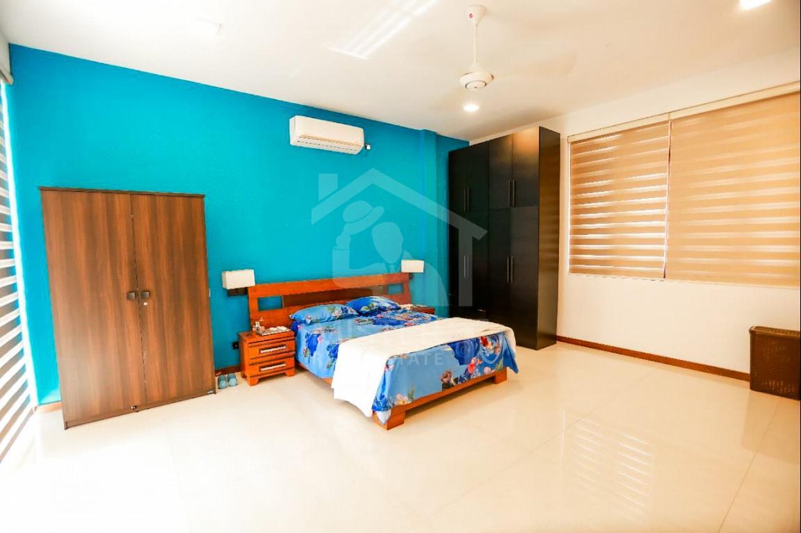 Luxury House for Sale in Nugegoda- image 4