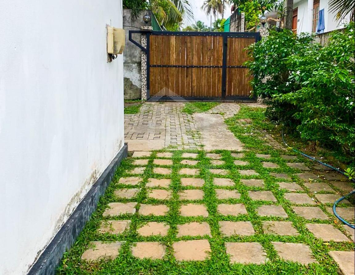 House for Sale Kesbewa- image 4