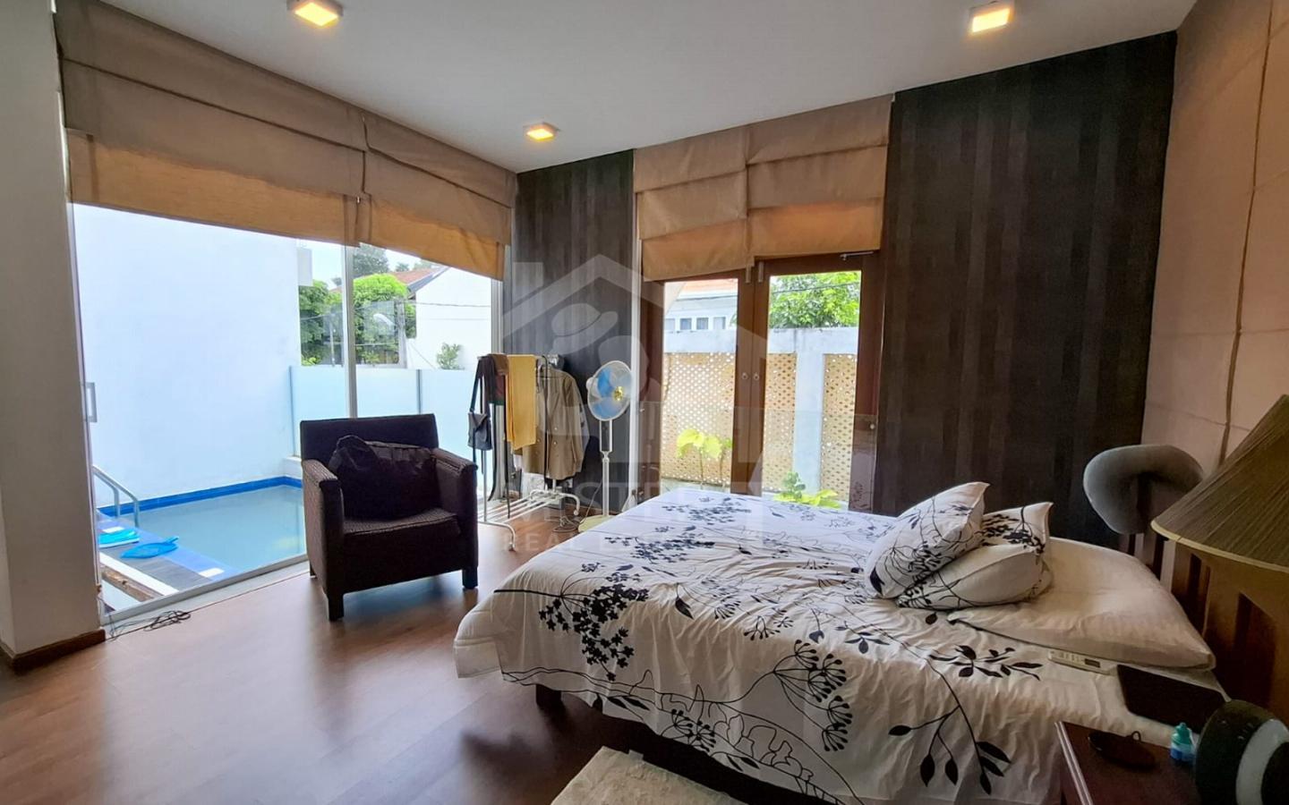 Luxury House for Sale in PitaKotte- image 4