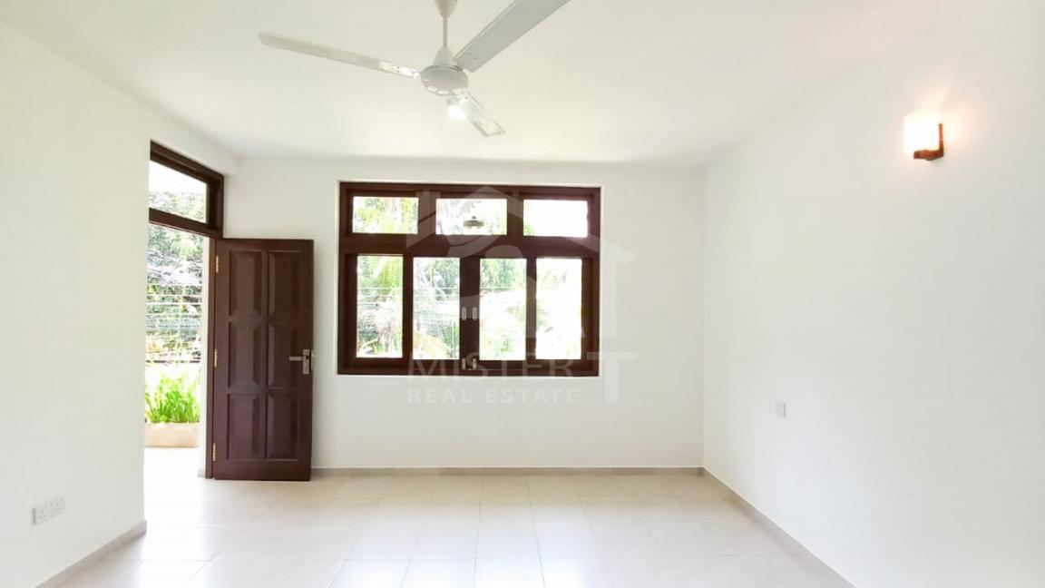 House for Sale in Thalawathugoda- image 5