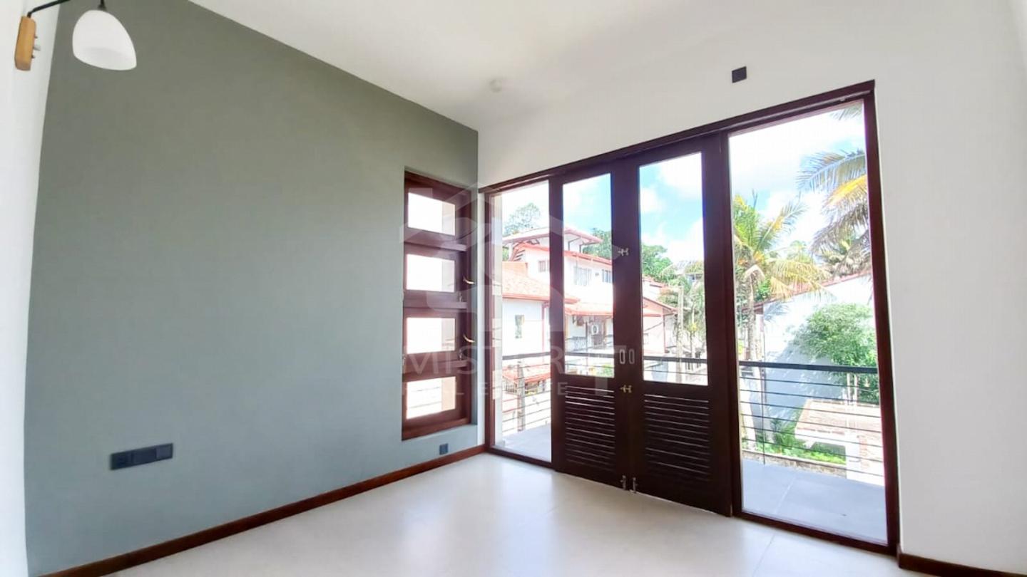Luxury House for Sale in Battaramulla- image 5