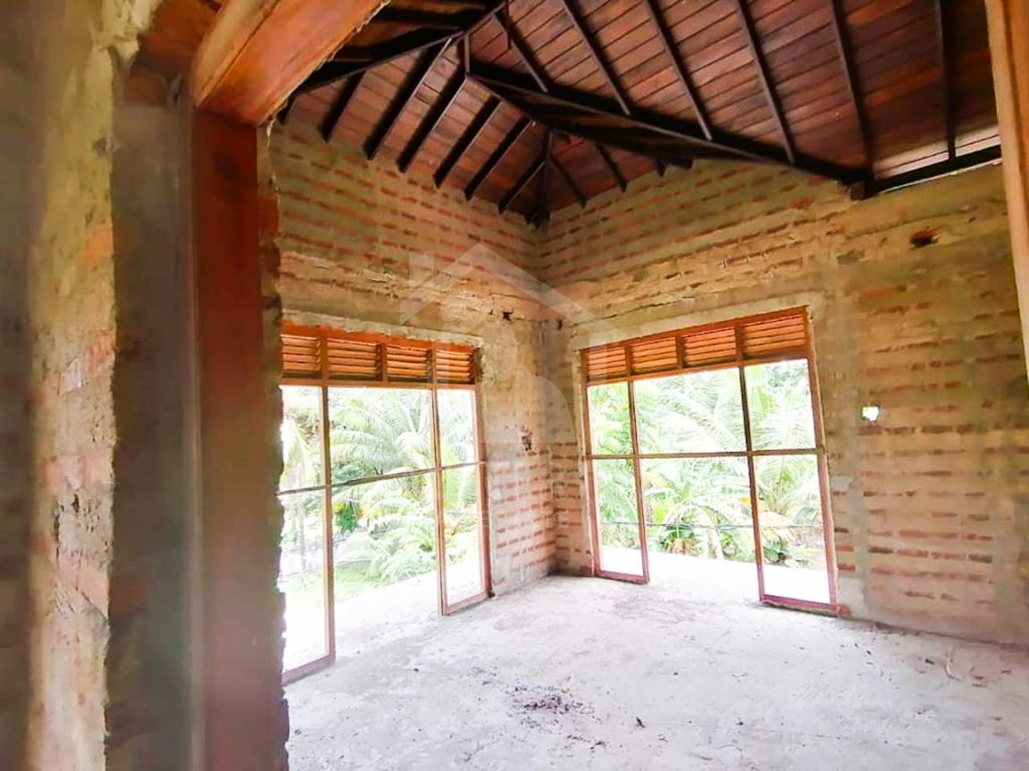 House for Sale in Aluthgama- image 5