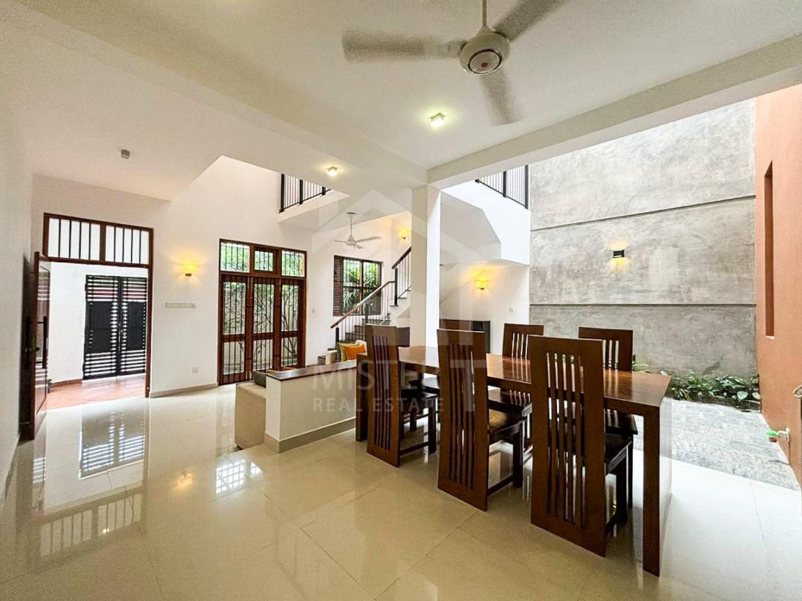 House for Sale in Nugegoda- image 5