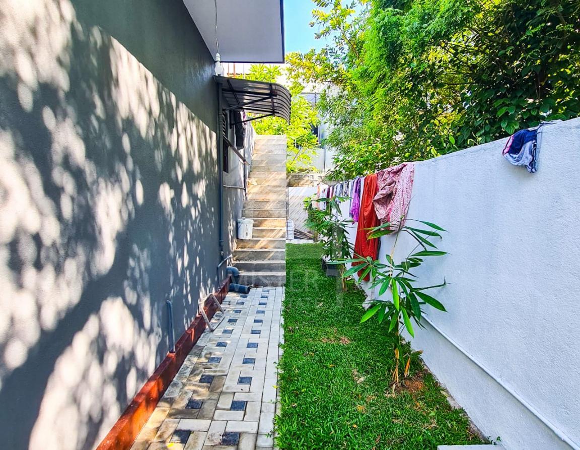 House for Sale in Boralesgamuwa- image 5