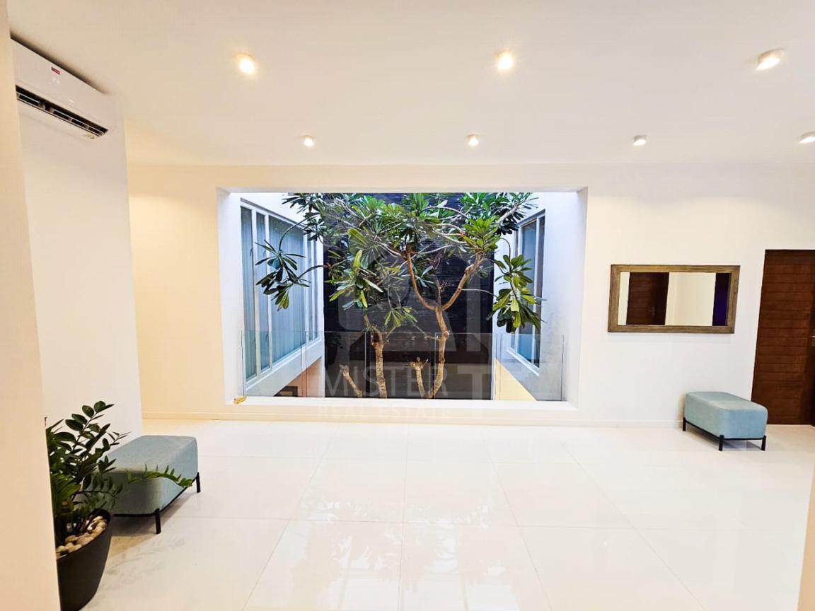 Luxury House for Sale in Nugegoda- image 5