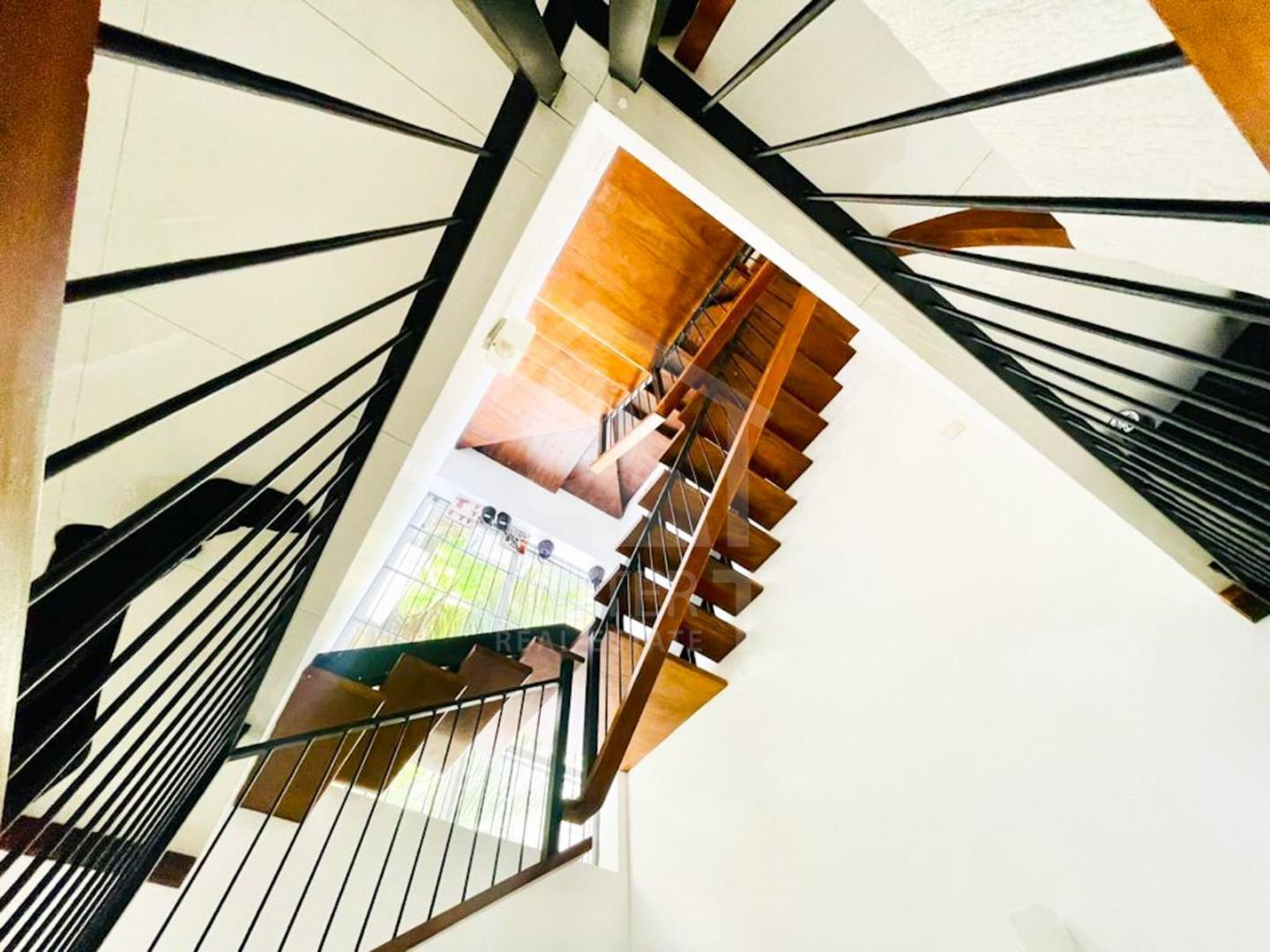 Luxury House for Sale in Nugegoda- image 6