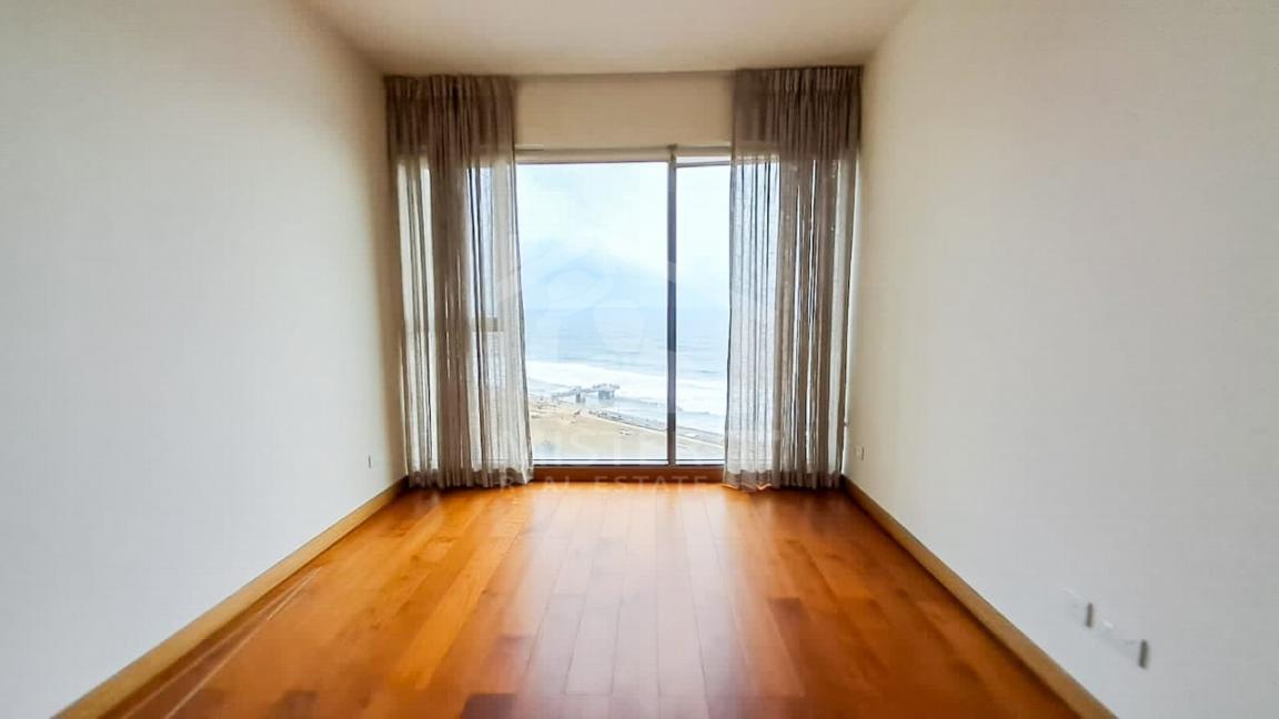 Apartment for Sale at The Residences, Colombo 02- image 6