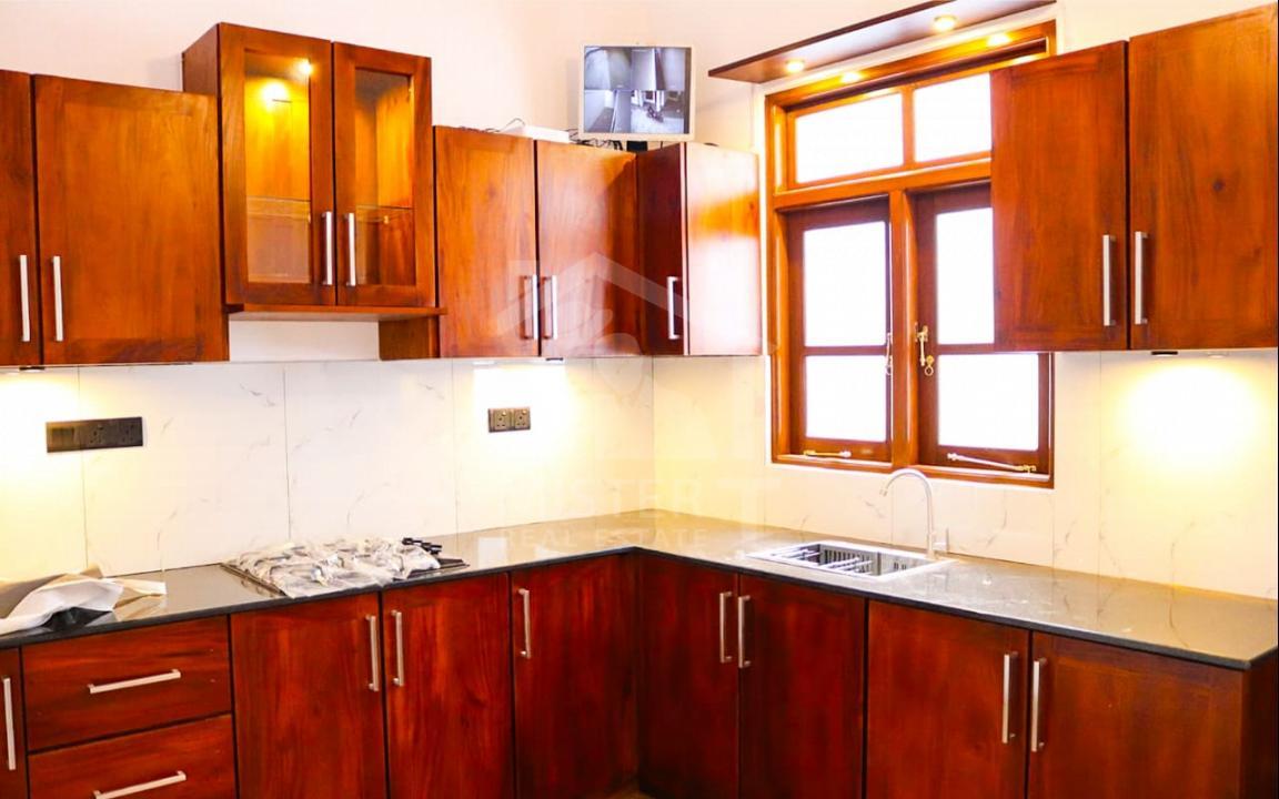 House for Sale in Athurugiriya- image 6