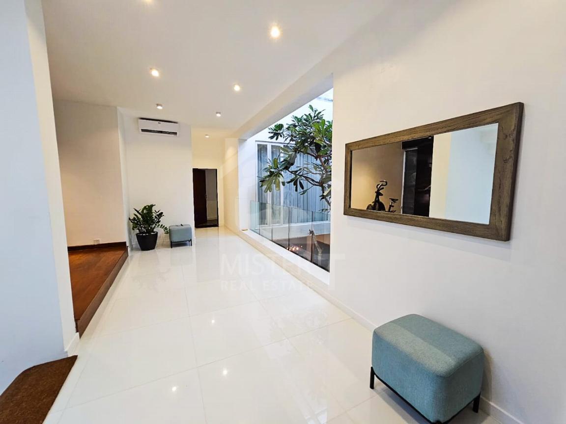 Luxury House for Sale in Nugegoda- image 6