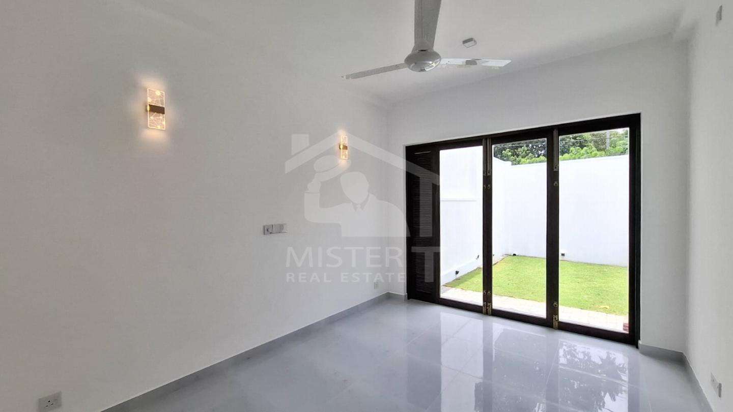 House for Sale in Athurugiriya- image 6