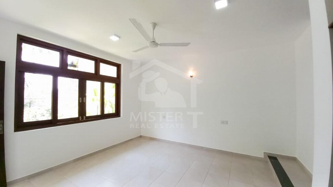 House for Sale in Thalawathugoda- image 7