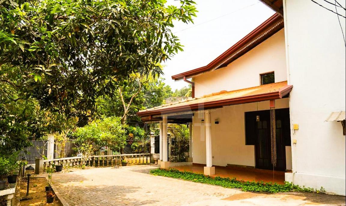 House for Sale in Battaramulla- image 7