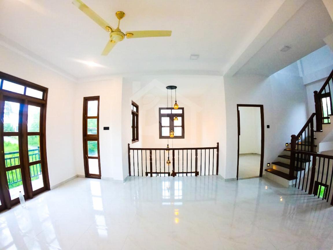 House for Sale in Athurugiriya- image 7