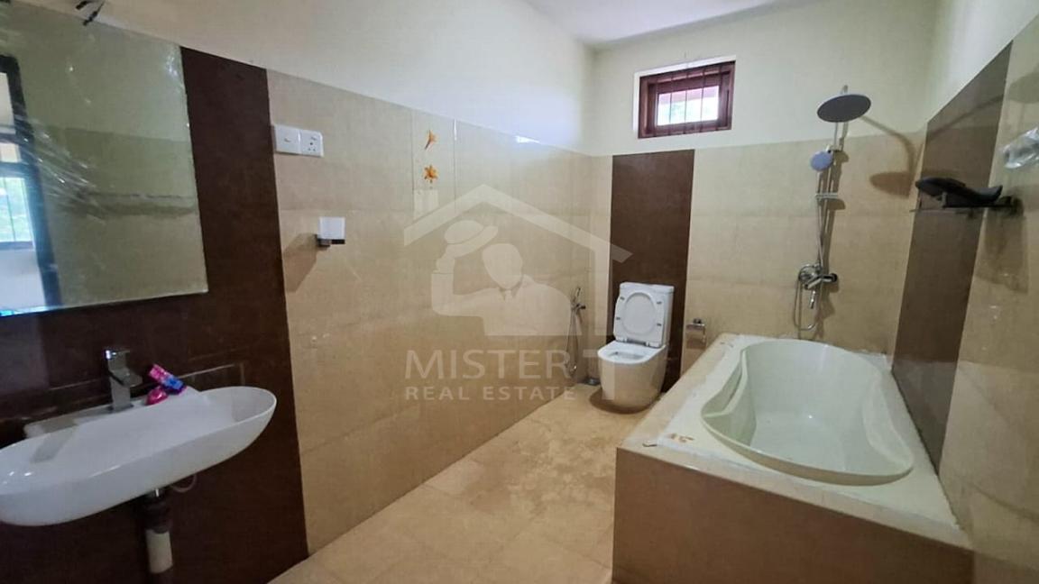 House for Sale in Thalawathugoda- image 7