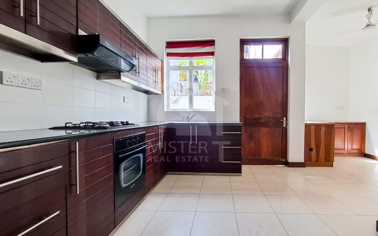 House for Sale in Colombo 07- image 7
