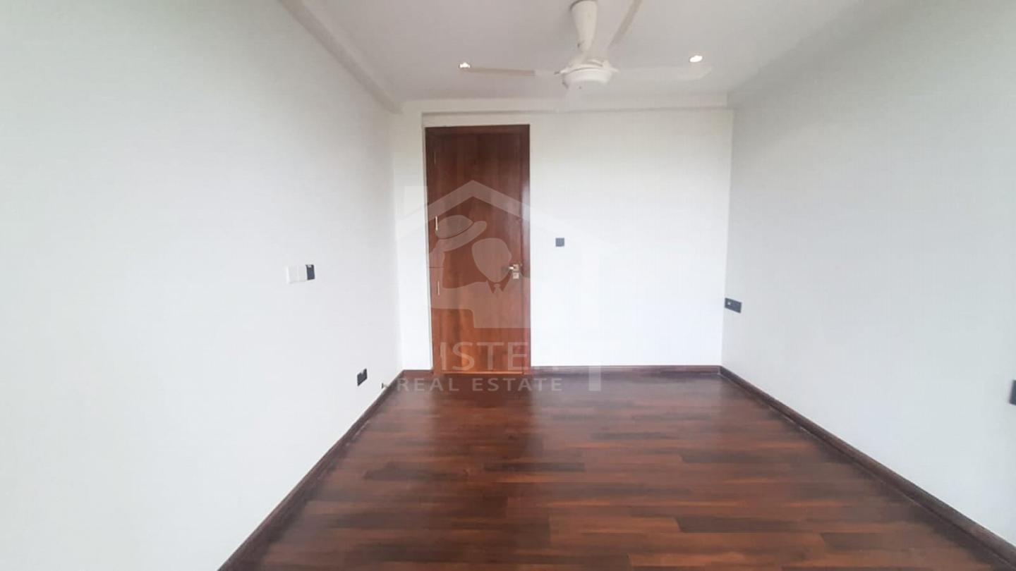 Luxury Apartment for Sale in Colombo 07- image 8