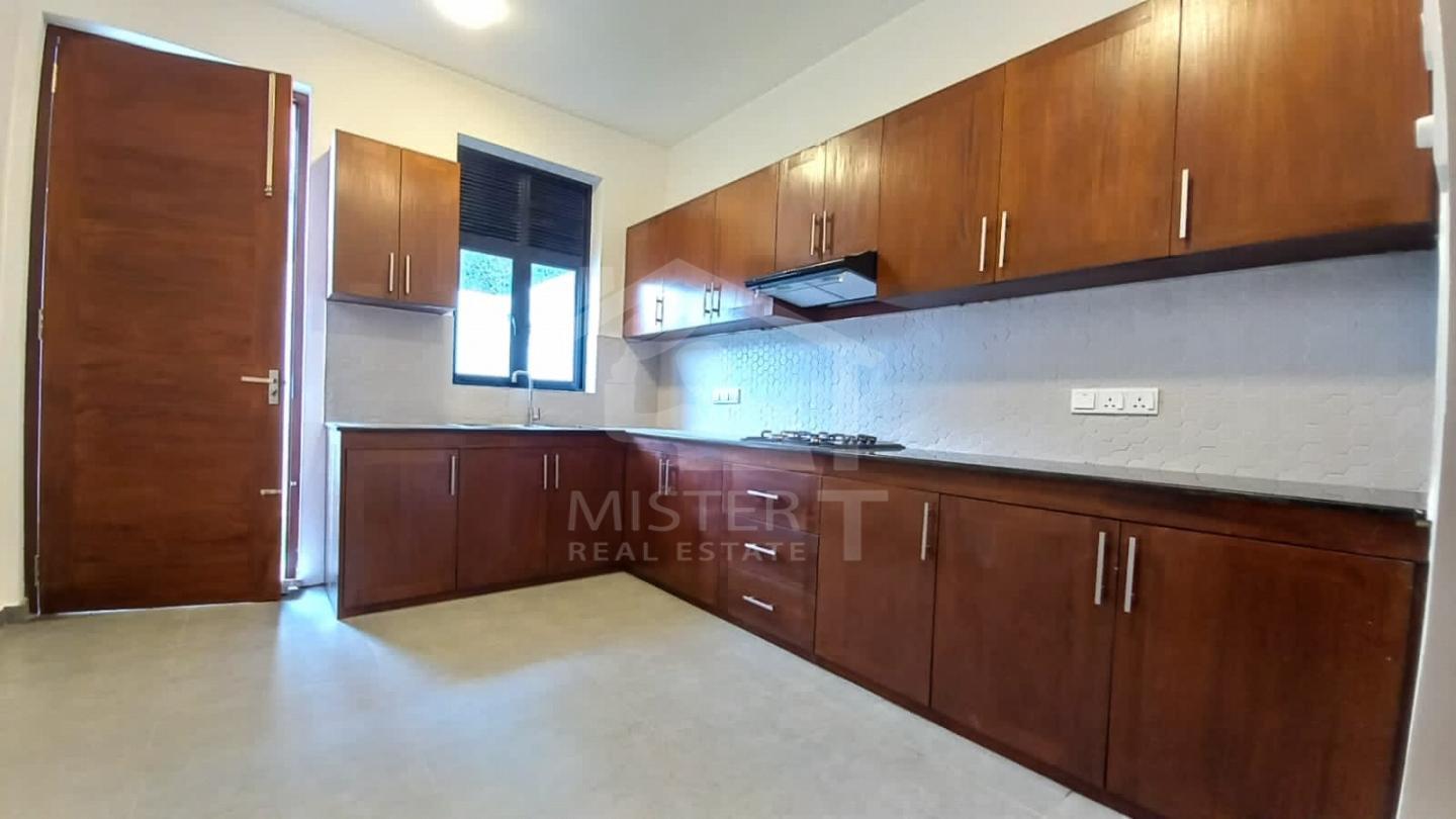 Luxury House for Sale in Thalawathugoda- image 8