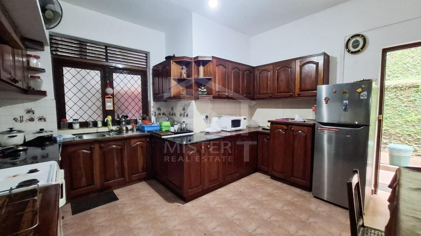 House for Sale in Colombo 06 - image 8