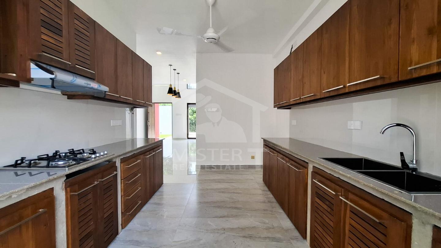 House for Sale in Athurugiriya- image 8