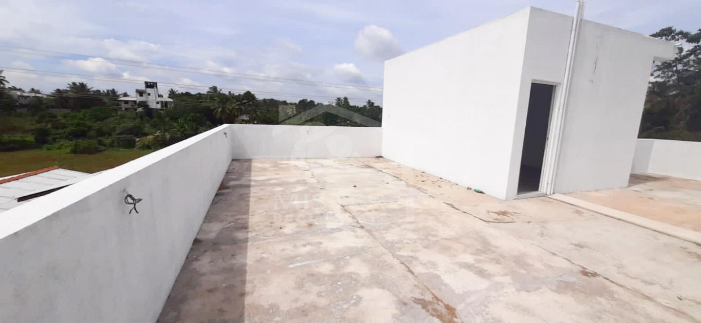 House for Sale in Athurugiriya- image 9