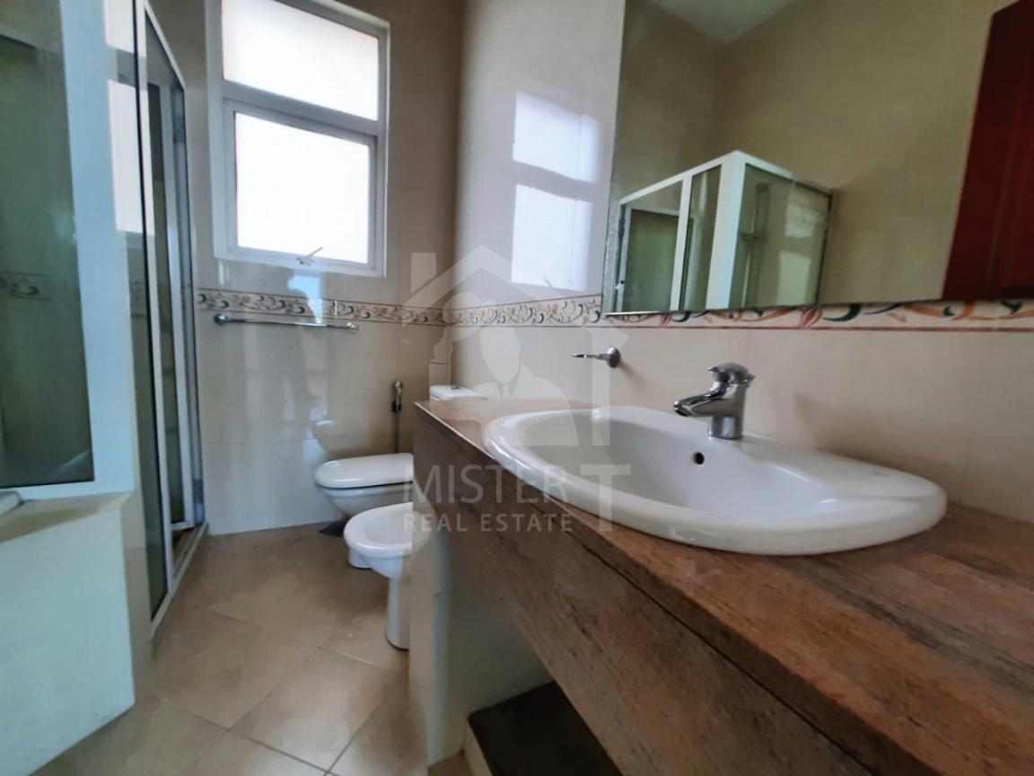 Apartment For Sale at Carriage House- image 9