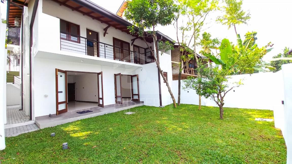 Luxury House for Sale in Nugegoda- image 9