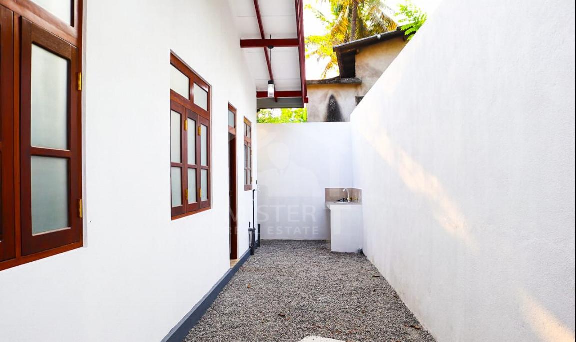 House for Sale in Athurugiriya- image 9