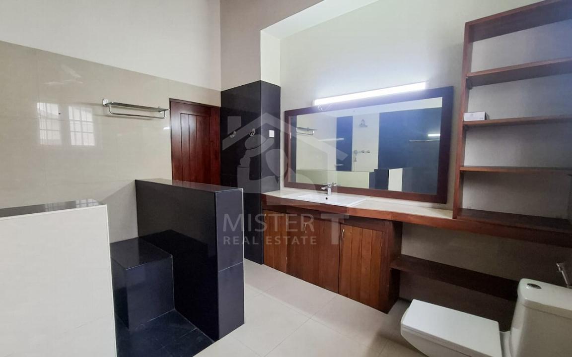 House for Sale in Colombo 05- image 9