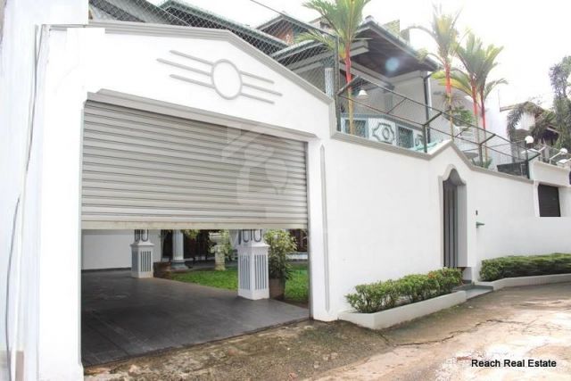 House for Sale in Battaramulla- image 1