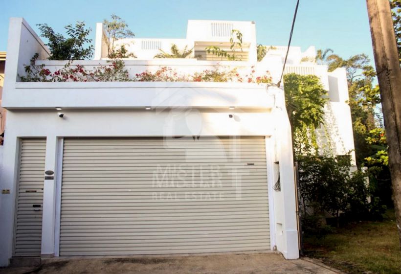 House for Sale in Ethul Kotte- image 1