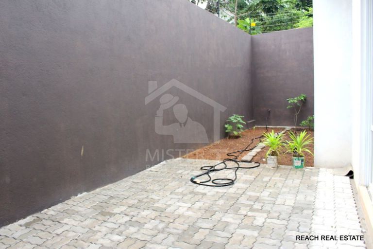 House for Sale in Nugegoda- image 9