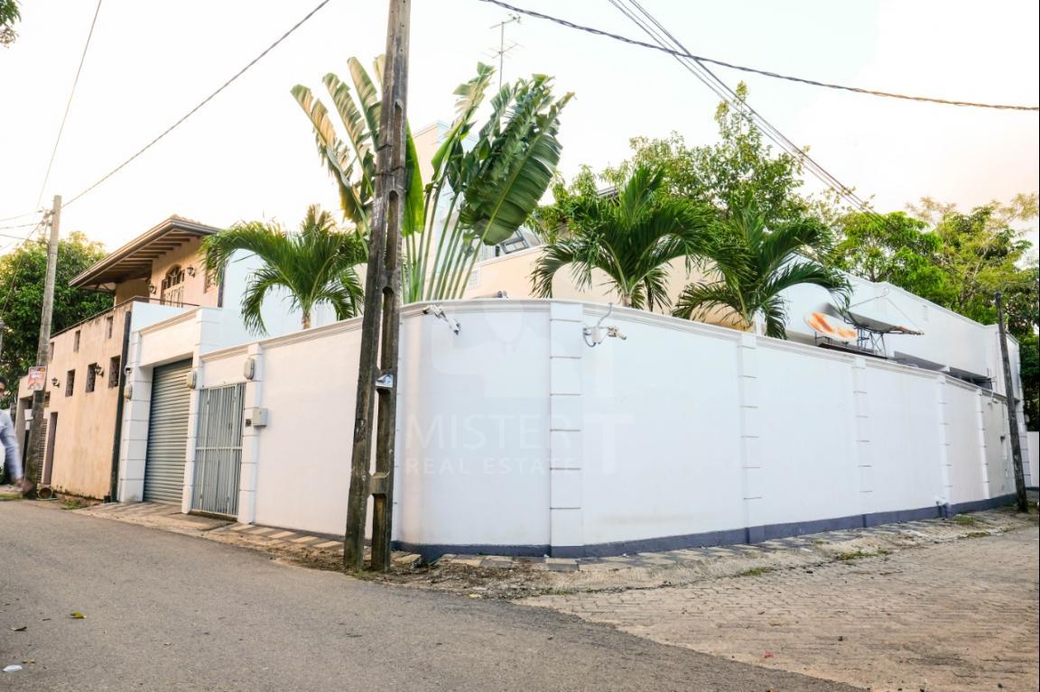 House for Sale in Kotikawatta- image 1