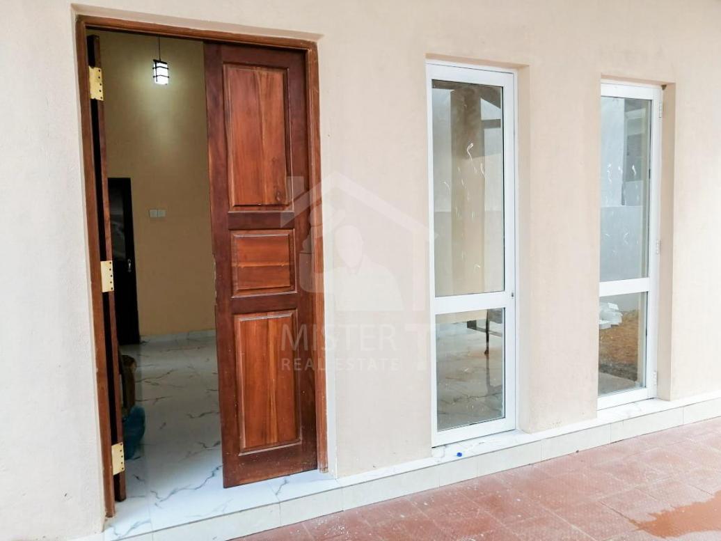 House for Sale in Athurugiriya- image 1