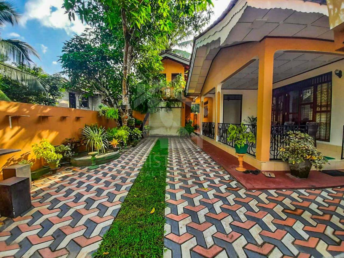 House for Sale in Homagama- image 1