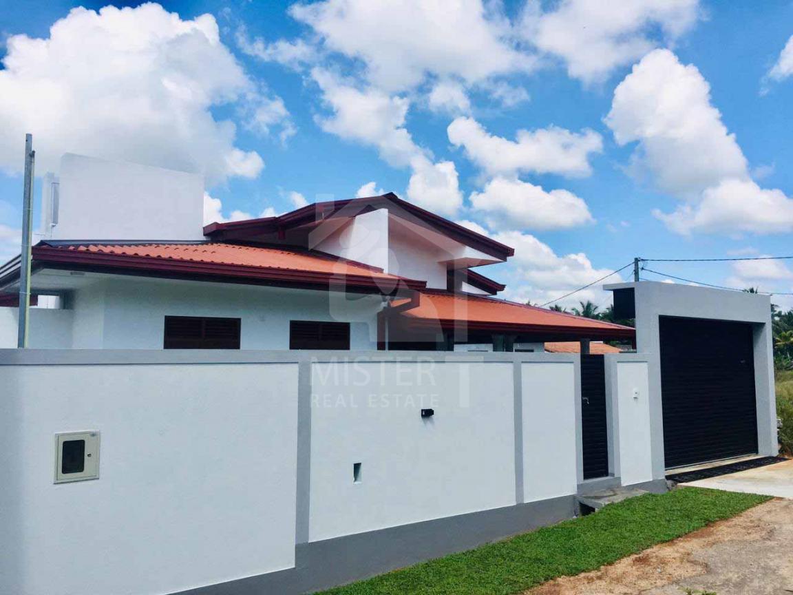 House for Sale in Homagama- image 1