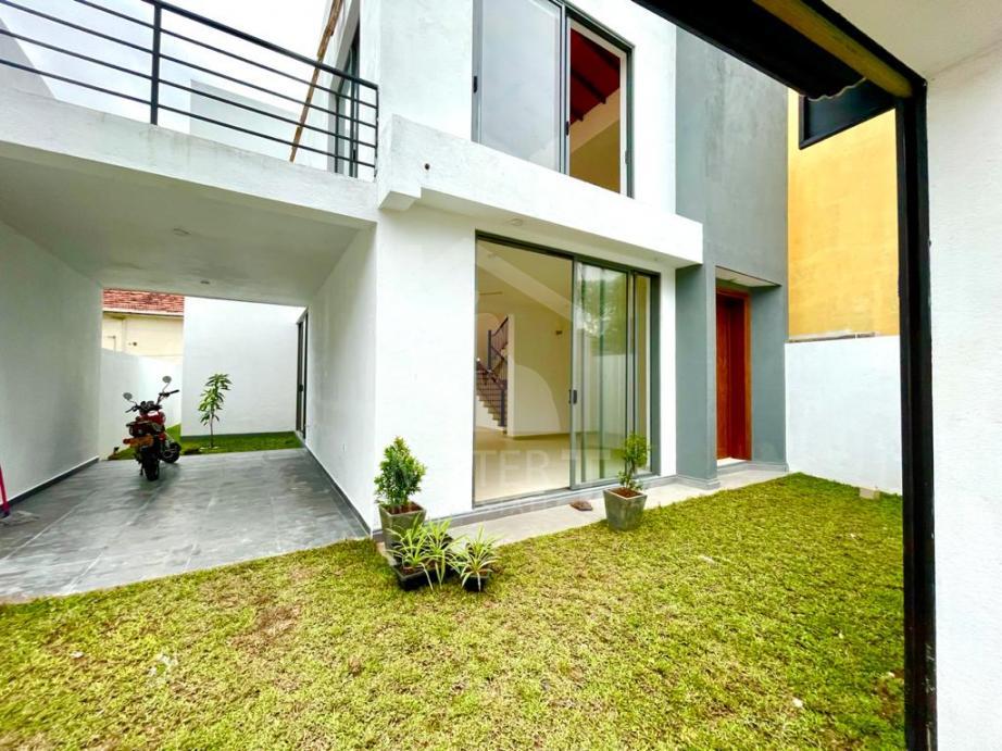 House for Sale in Moratuwa- image 1