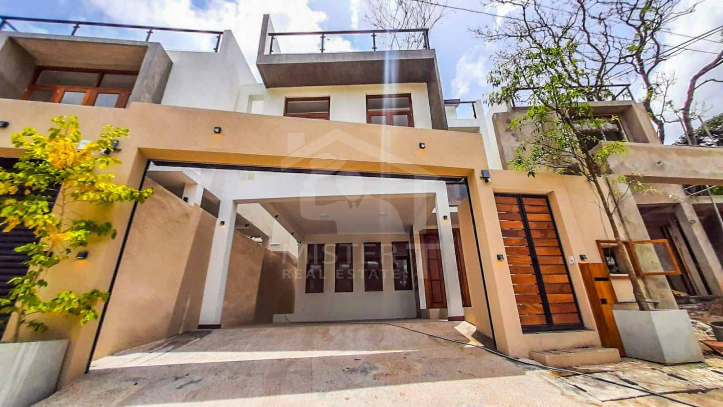 House for Sale in Battaramulla - image 1