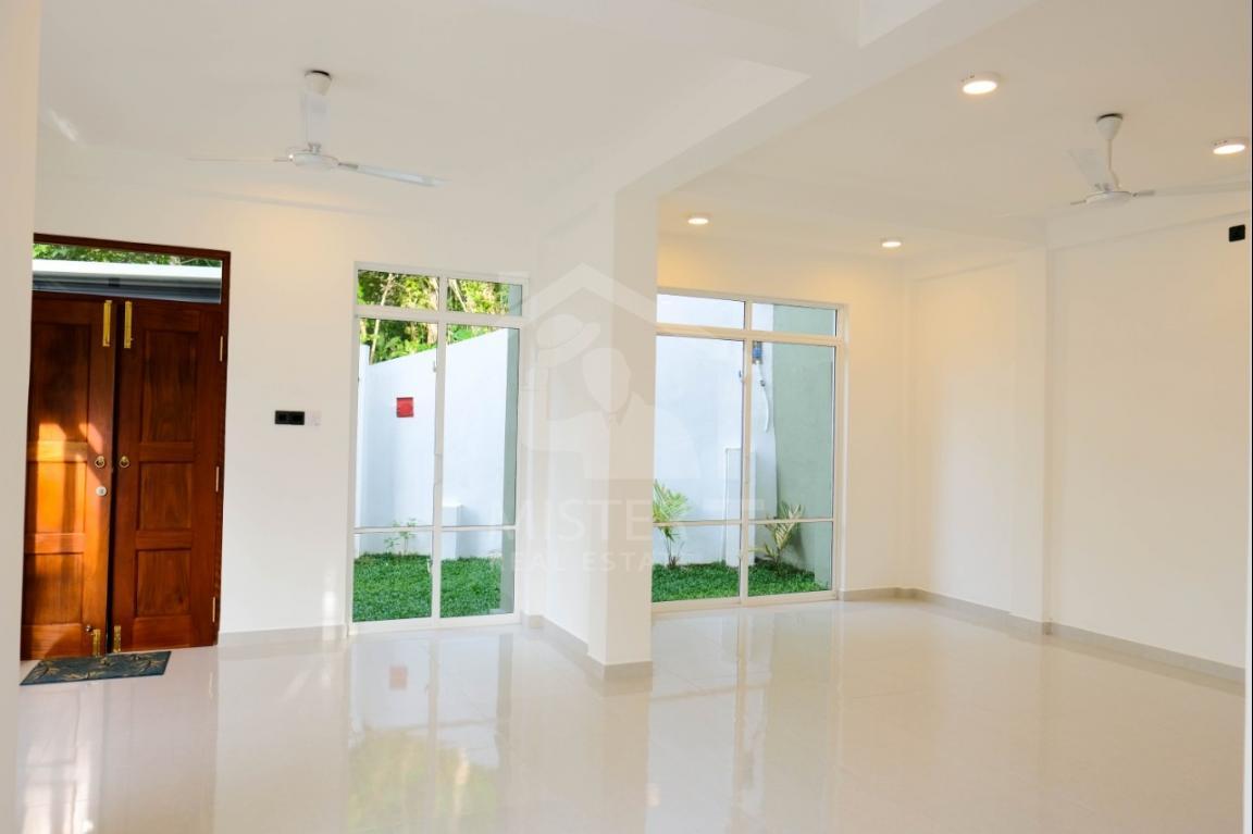 House for Sale in Battaramulla- image 2