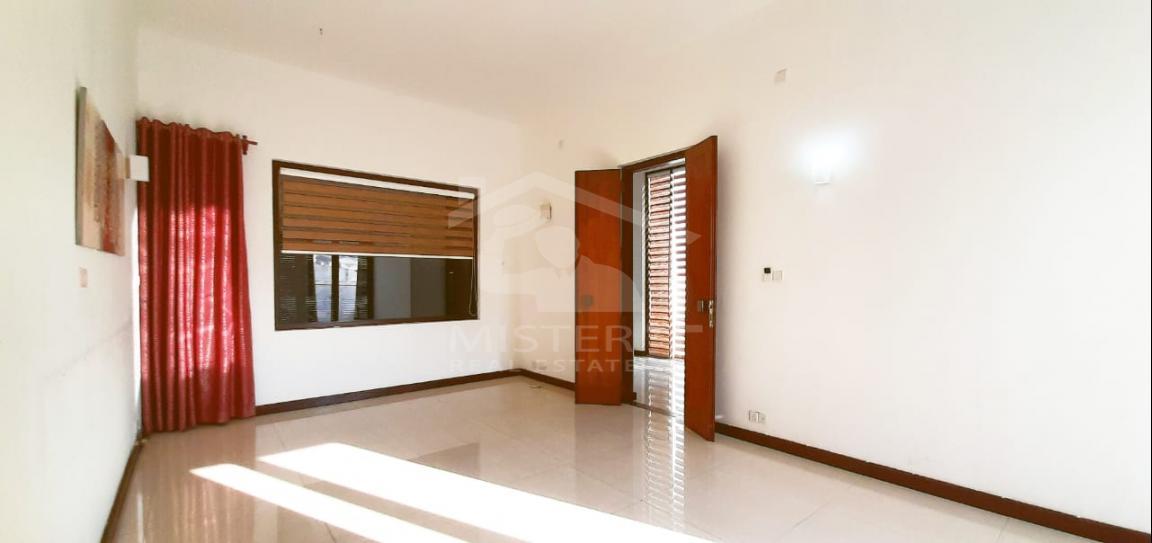 House for Sale in Colombo - image 3