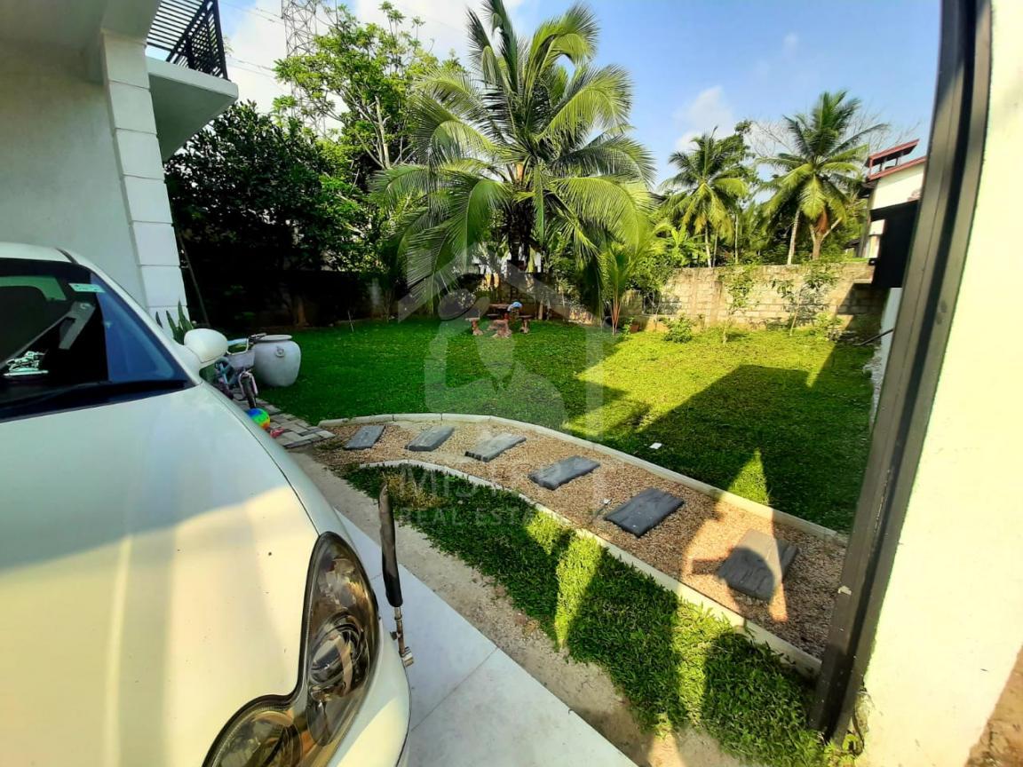 House for Sale in Kaduwela - image 3