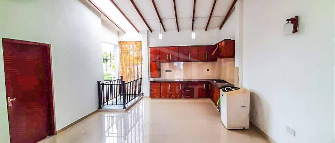 House for Sale in Borelasgamuwa- image 3