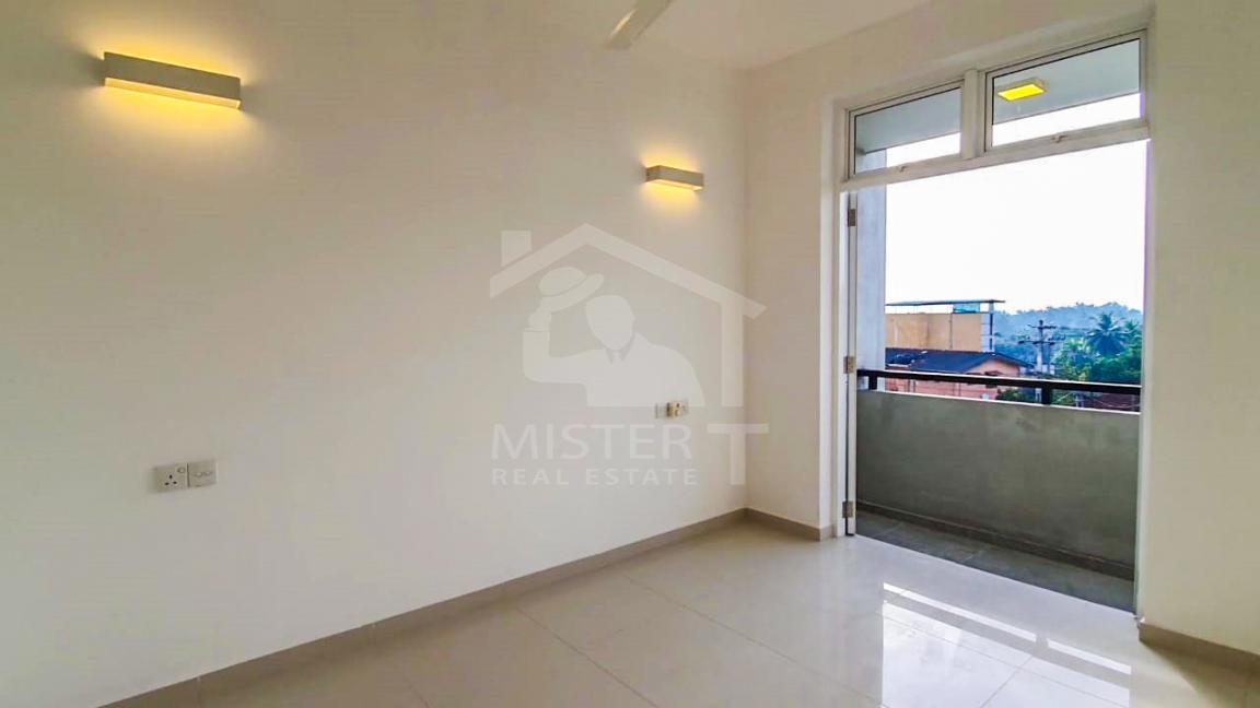 Private Apartment for Sale in Kadawatha- image 3