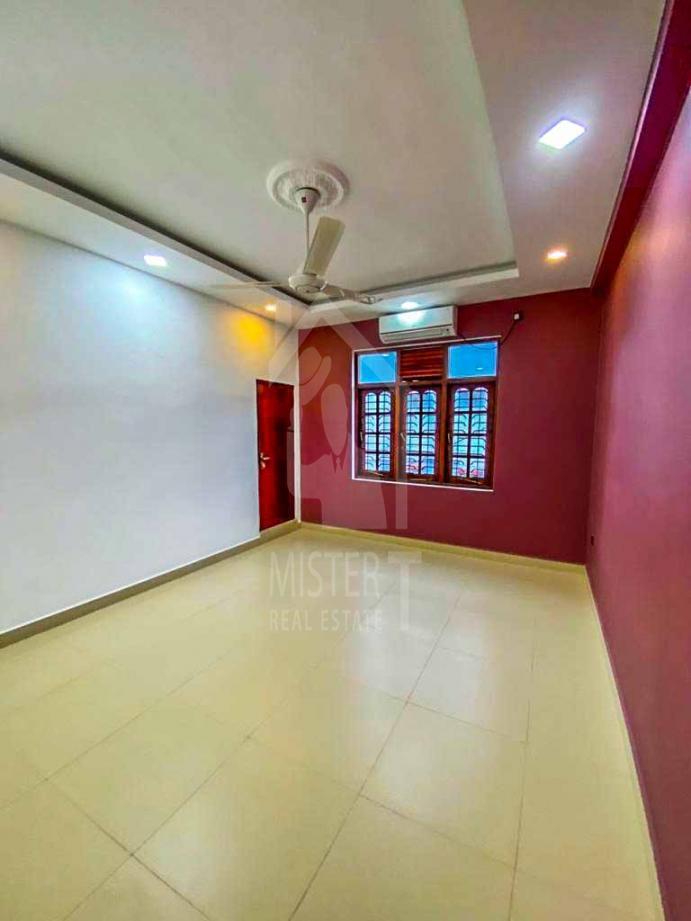 House for Sale in Colombo- image 4