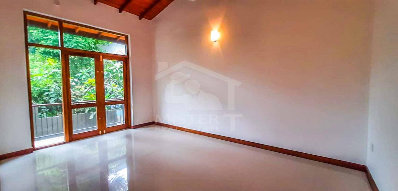House for Sale in Battaramulla - image 4