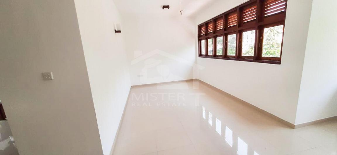 House for Sale in Boralesgamuwa - image 5