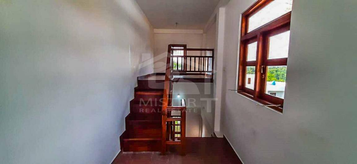 House for Sale in Athurugiriya - image 5