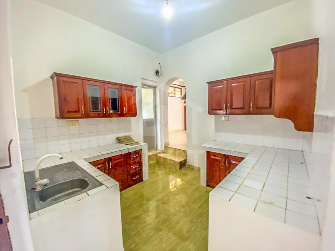 House for Sale in Boralesgamuwa- image 6