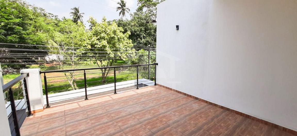 House for Sale in Boralesgamuwa - image 6